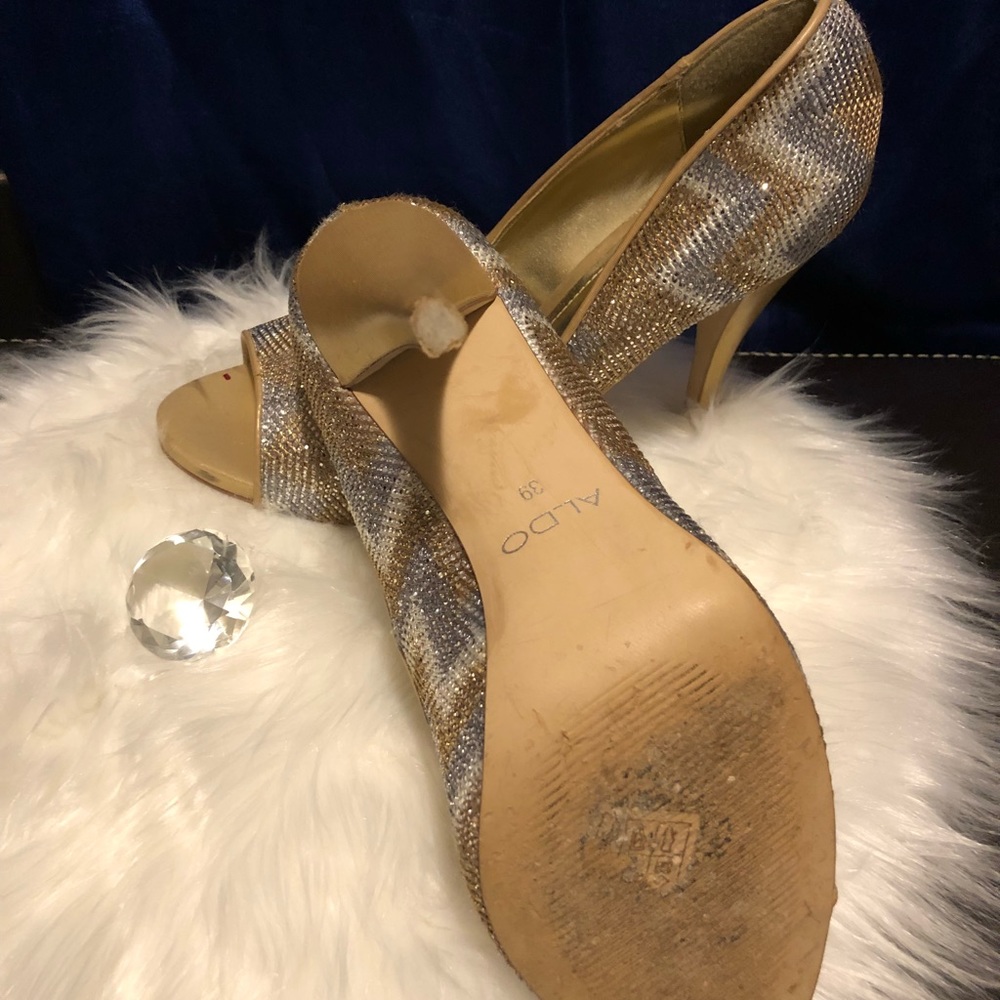 Heels - Picture 2 of 3